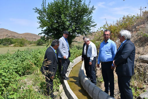 بازدید رئیس سازمان جهاد کشاورزی آذربایجان شرقی از فاز ۳ کانال آبیاری عمارت
